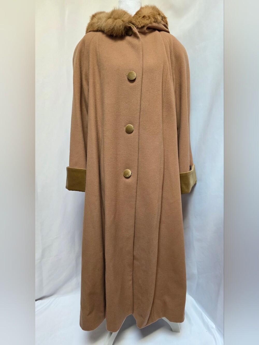 Vintage Donnybrook 100% Wool Coat Size 10 Hooded Fur Trim Made in Ukraine